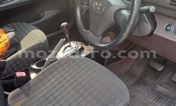 Comprar Usado Toyota iQ Azul Carro em Maputo em Maputo Comprar Usado Toyota iQ Azul Carro em Maputo em Maputo