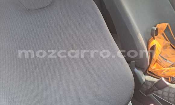 Comprar Usado Toyota iQ Azul Carro em Maputo em Maputo Comprar Usado Toyota iQ Azul Carro em Maputo em Maputo