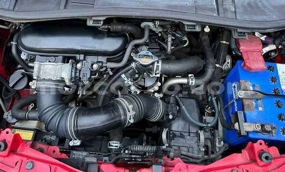 Nunua Ilio tumika Toyota iQ Nyekundu Gari ndani ya Maputo nchini Maputo Nunua Ilio tumika Toyota iQ Nyekundu Gari ndani ya Maputo nchini Maputo