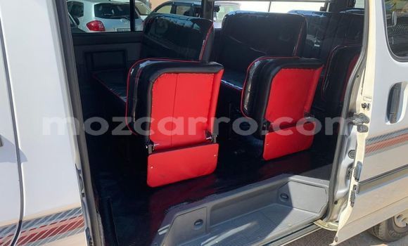 Comprar Usado Toyota Hiace Prata Carro em Maputo em Maputo Comprar Usado Toyota Hiace Prata Carro em Maputo em Maputo