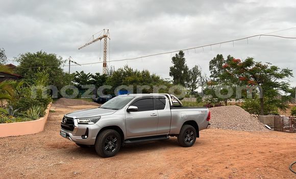 Nunua Ilio tumika Toyota Hilux Fedha Gari ndani ya Maputo nchini Maputo Nunua Ilio tumika Toyota Hilux Fedha Gari ndani ya Maputo nchini Maputo