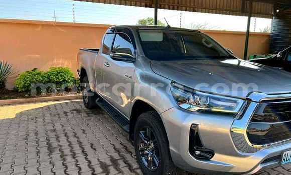 Nunua Ilio tumika Toyota Hilux Fedha Gari ndani ya Maputo nchini Maputo Nunua Ilio tumika Toyota Hilux Fedha Gari ndani ya Maputo nchini Maputo