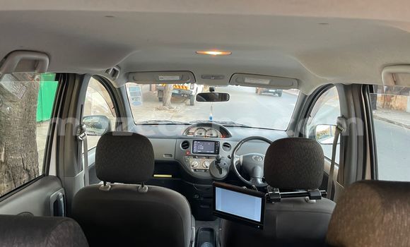 Nunua Ilio tumika Toyota Sienta Fedha Gari ndani ya Maputo nchini Maputo Nunua Ilio tumika Toyota Sienta Fedha Gari ndani ya Maputo nchini Maputo