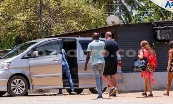 Comprar Usado Toyota Alphard Prata Carro em Vilankulo em Inhambane Comprar Usado Toyota Alphard Prata Carro em Vilankulo em Inhambane