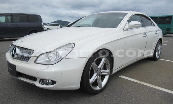 Nunua Ilio tumika Mercedes‒Benz CLS-Class Nyeupe Gari ndani ya Maputo nchini Maputo Nunua Ilio tumika Mercedes‒Benz CLS-Class Nyeupe Gari ndani ya Maputo nchini Maputo