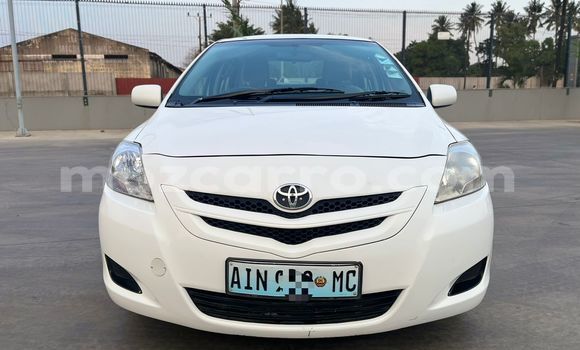 Comprar Usado Toyota Belta Branco Carro em Maputo em Maputo