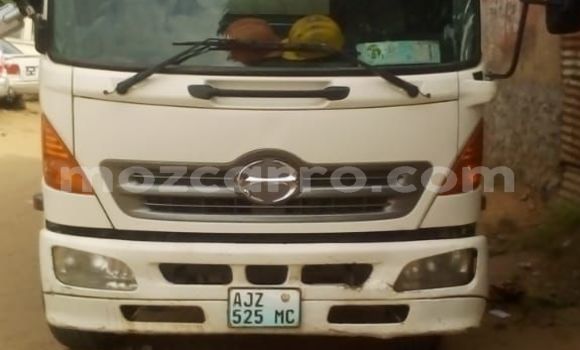 Buy Used Hafei Brio White Car in Maputo in Maputo