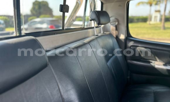 Buy Used Toyota Hilux White Car in Maputo in Maputo Buy Used Toyota Hilux White Car in Maputo in Maputo