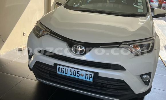 Comprar Usado Toyota RAV4 Branco Carro em Maputo em Maputo