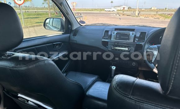 Nunua Ilio tumika Toyota Hilux Nyeupe Gari ndani ya Maputo nchini Maputo Nunua Ilio tumika Toyota Hilux Nyeupe Gari ndani ya Maputo nchini Maputo