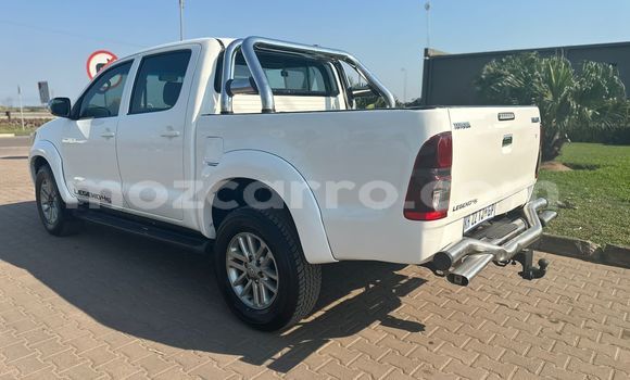 Nunua Ilio tumika Toyota Hilux Nyeupe Gari ndani ya Maputo nchini Maputo Nunua Ilio tumika Toyota Hilux Nyeupe Gari ndani ya Maputo nchini Maputo