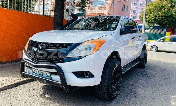 Comprar Usado Mazda BT-50 Branco Carro em Maputo em Maputo Comprar Usado Mazda BT-50 Branco Carro em Maputo em Maputo