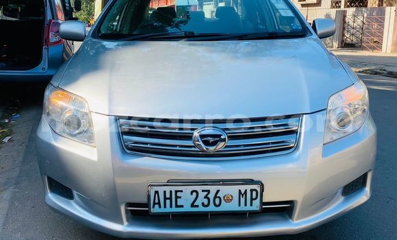 Nunua Ilio tumika Toyota Axio Fedha Gari ndani ya Maputo nchini Maputo
