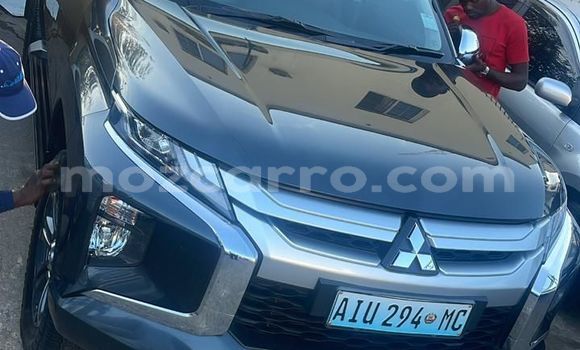 Nunua Ilio tumika Mitsubishi Triton Bluu Gari ndani ya Maputo nchini Maputo