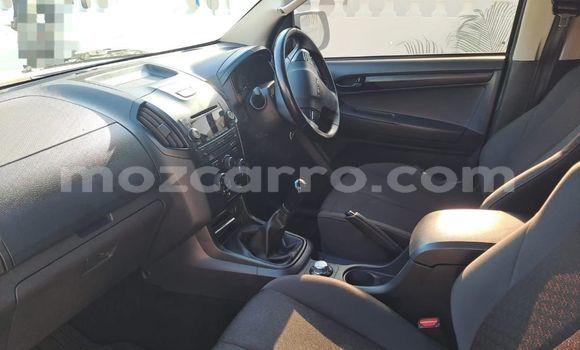 Nunua Ilio tumika Isuzu D-MAX Nyeupe Gari ndani ya Maputo nchini Maputo Nunua Ilio tumika Isuzu D-MAX Nyeupe Gari ndani ya Maputo nchini Maputo