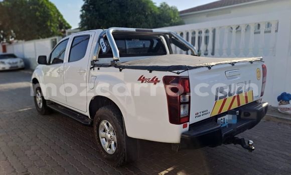 Nunua Ilio tumika Isuzu D-MAX Nyeupe Gari ndani ya Maputo nchini Maputo Nunua Ilio tumika Isuzu D-MAX Nyeupe Gari ndani ya Maputo nchini Maputo