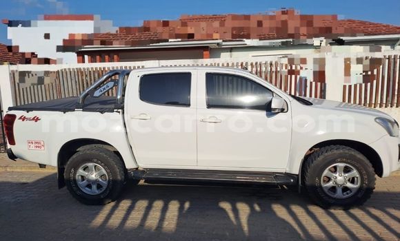 Nunua Ilio tumika Isuzu D-MAX Nyeupe Gari ndani ya Maputo nchini Maputo Nunua Ilio tumika Isuzu D-MAX Nyeupe Gari ndani ya Maputo nchini Maputo