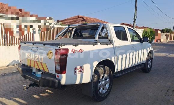 Nunua Ilio tumika Isuzu D-MAX Nyeupe Gari ndani ya Maputo nchini Maputo Nunua Ilio tumika Isuzu D-MAX Nyeupe Gari ndani ya Maputo nchini Maputo