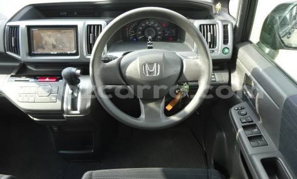 Nunua Ilio tumika Honda Stepwgn Nyeusi Gari ndani ya Maputo nchini Maputo Nunua Ilio tumika Honda Stepwgn Nyeusi Gari ndani ya Maputo nchini Maputo