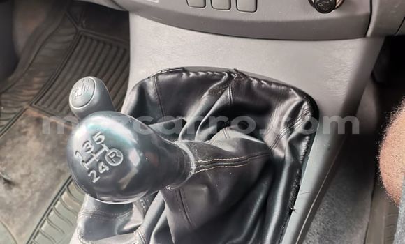 Nunua Ilio tumika Toyota Hilux Nyeupe Gari ndani ya Maputo nchini Maputo Nunua Ilio tumika Toyota Hilux Nyeupe Gari ndani ya Maputo nchini Maputo