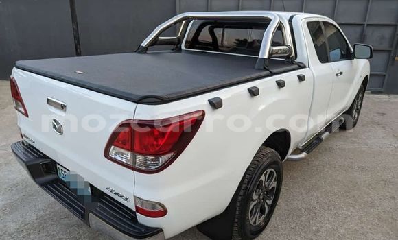 Tenga Tsaru Mazda BT-50 Chena Mota in Maputo in Maputo Tenga Tsaru Mazda BT-50 Chena Mota in Maputo in Maputo