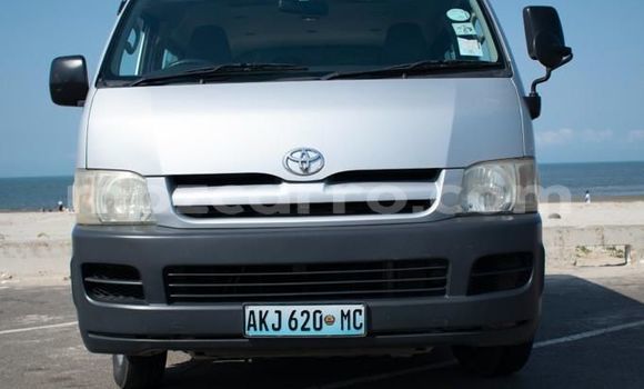 Comprar Usado Toyota Hiace Prata Carro em Maputo em Maputo