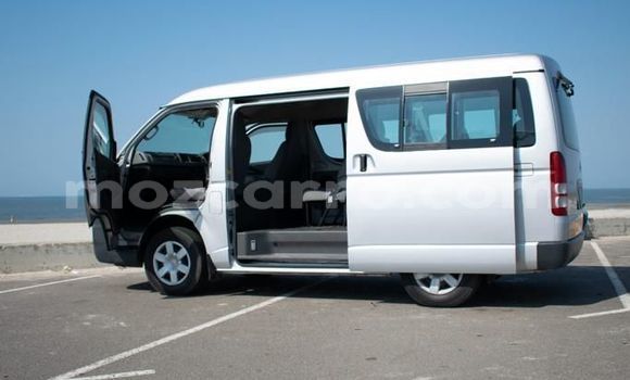 Comprar Usado Toyota Hiace Prata Carro em Maputo em Maputo Comprar Usado Toyota Hiace Prata Carro em Maputo em Maputo