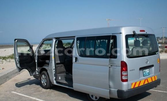 Comprar Usado Toyota Hiace Prata Carro em Maputo em Maputo Comprar Usado Toyota Hiace Prata Carro em Maputo em Maputo