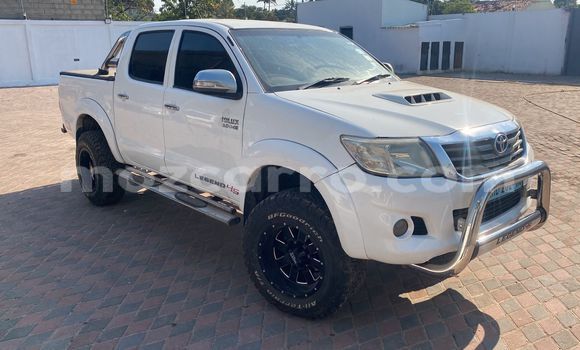 Comprar Usado Toyota Hilux Branco Carro em Maputo em Maputo Comprar Usado Toyota Hilux Branco Carro em Maputo em Maputo