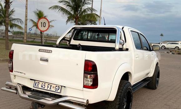 Nunua Ilio tumika Toyota Hilux Nyeupe Gari ndani ya Maputo nchini Maputo Nunua Ilio tumika Toyota Hilux Nyeupe Gari ndani ya Maputo nchini Maputo