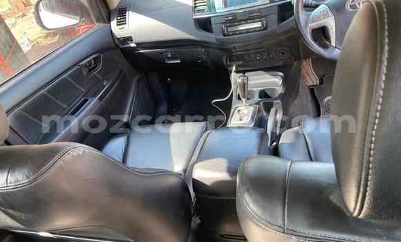 Nunua Ilio tumika Toyota Hilux Nyeupe Gari ndani ya Maputo nchini Maputo Nunua Ilio tumika Toyota Hilux Nyeupe Gari ndani ya Maputo nchini Maputo