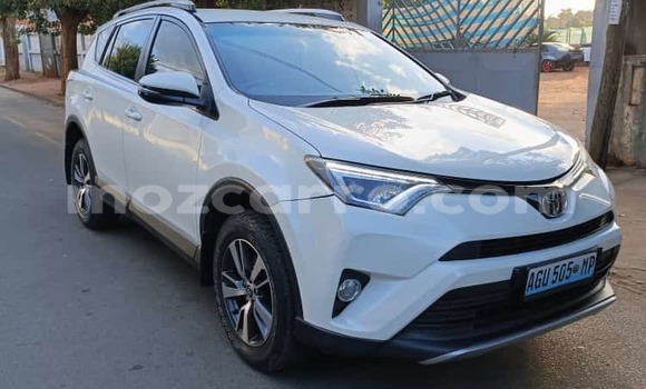 Nunua Ilio tumika Toyota RAV4 Nyeupe Gari ndani ya Maputo nchini Maputo Nunua Ilio tumika Toyota RAV4 Nyeupe Gari ndani ya Maputo nchini Maputo