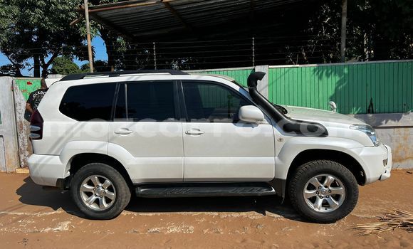 Buy Used Toyota Land Cruiser Prado White Car in Maputo in Maputo Buy Used Toyota Land Cruiser Prado White Car in Maputo in Maputo