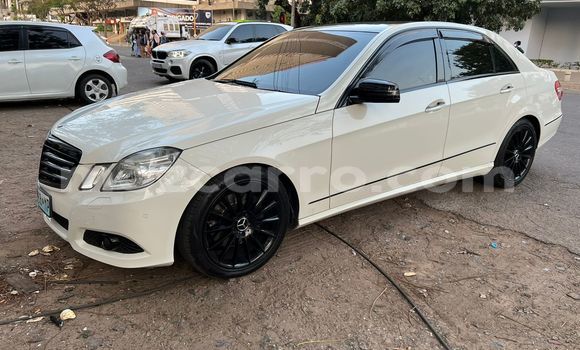 Buy Used Mercedes‒Benz E-Class White Car in Maputo in Maputo