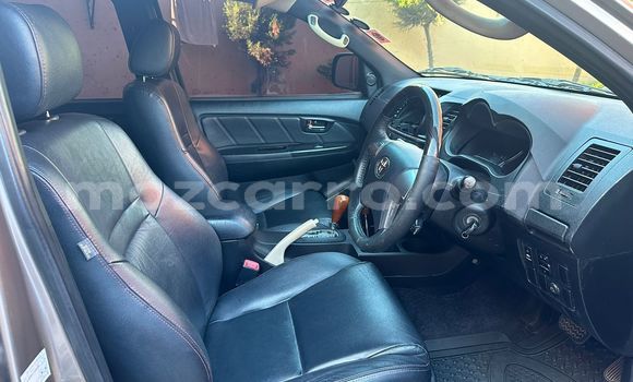 Nunua Ilio tumika Toyota Fortuner Brown Gari ndani ya Maputo nchini Maputo Nunua Ilio tumika Toyota Fortuner Brown Gari ndani ya Maputo nchini Maputo