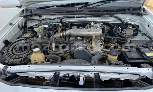 Buy Used Toyota Hilux White Car in Maputo in Maputo Buy Used Toyota Hilux White Car in Maputo in Maputo