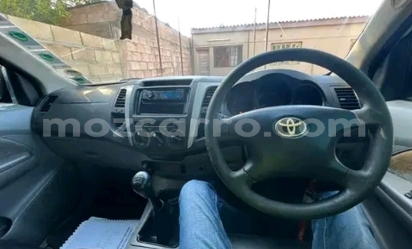 Buy Used Toyota Hilux White Car in Maputo in Maputo Buy Used Toyota Hilux White Car in Maputo in Maputo