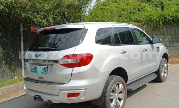 Nunua Ilio tumika Ford Everest Fedha Gari ndani ya Maputo nchini Maputo Nunua Ilio tumika Ford Everest Fedha Gari ndani ya Maputo nchini Maputo