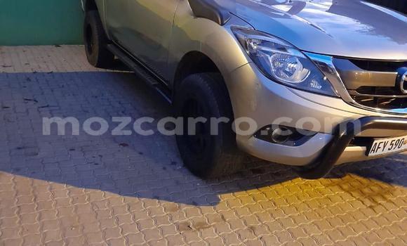 Comprar Usado Mazda BT-50 Castanho Carro em Maputo em Maputo Comprar Usado Mazda BT-50 Castanho Carro em Maputo em Maputo