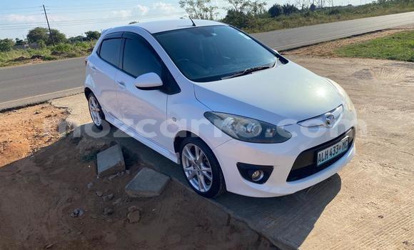 Comprar Usado Mazda Demio Branco Carro em Maputo em Maputo