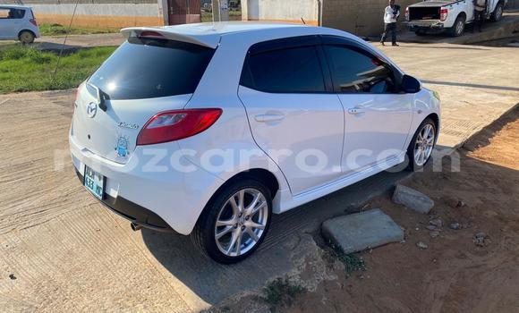 Nunua Ilio tumika Mazda Demio Nyeupe Gari ndani ya Maputo nchini Maputo Nunua Ilio tumika Mazda Demio Nyeupe Gari ndani ya Maputo nchini Maputo
