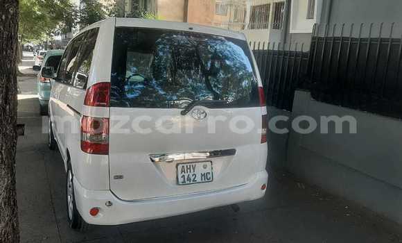 Comprar Usado Toyota Noah Branco Carro em Maputo em Maputo Comprar Usado Toyota Noah Branco Carro em Maputo em Maputo