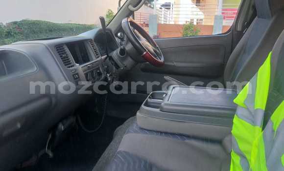 Comprar Usado Nissan Caravan Prata Carro em Maputo em Maputo Comprar Usado Nissan Caravan Prata Carro em Maputo em Maputo