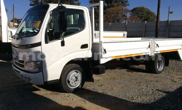 Buy Used Toyota Dyna White Truck in Maputo in Maputo Buy Used Toyota Dyna White Truck in Maputo in Maputo