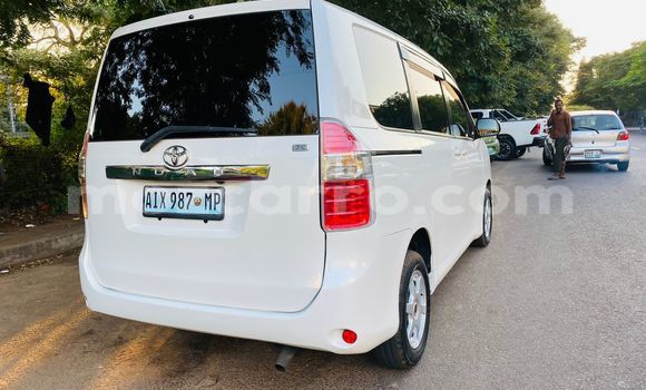 Tenga Tsaru Toyota Noah Chena Mota in Maputo in Maputo Tenga Tsaru Toyota Noah Chena Mota in Maputo in Maputo