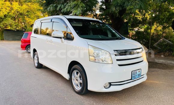 Tenga Tsaru Toyota Noah Chena Mota in Maputo in Maputo Tenga Tsaru Toyota Noah Chena Mota in Maputo in Maputo