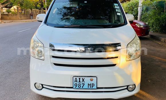 Tenga Tsaru Toyota Noah Chena Mota in Maputo in Maputo Tenga Tsaru Toyota Noah Chena Mota in Maputo in Maputo