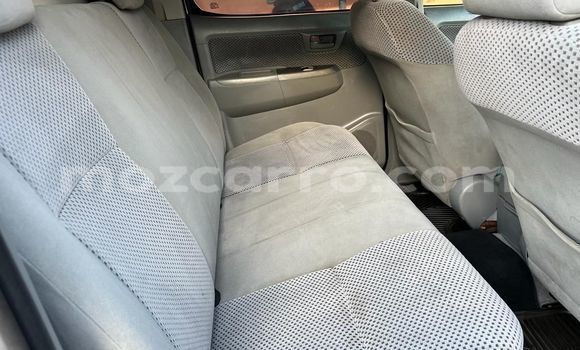 Nunua Ilio tumika Toyota Hilux Nyeupe Gari ndani ya Maputo nchini Maputo Nunua Ilio tumika Toyota Hilux Nyeupe Gari ndani ya Maputo nchini Maputo