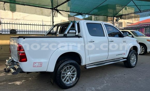 Nunua Ilio tumika Toyota Hilux Nyeupe Gari ndani ya Maputo nchini Maputo Nunua Ilio tumika Toyota Hilux Nyeupe Gari ndani ya Maputo nchini Maputo