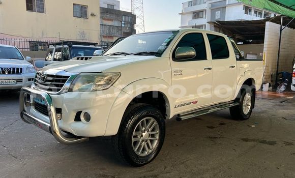 Nunua Ilio tumika Toyota Hilux Nyeupe Gari ndani ya Maputo nchini Maputo Nunua Ilio tumika Toyota Hilux Nyeupe Gari ndani ya Maputo nchini Maputo